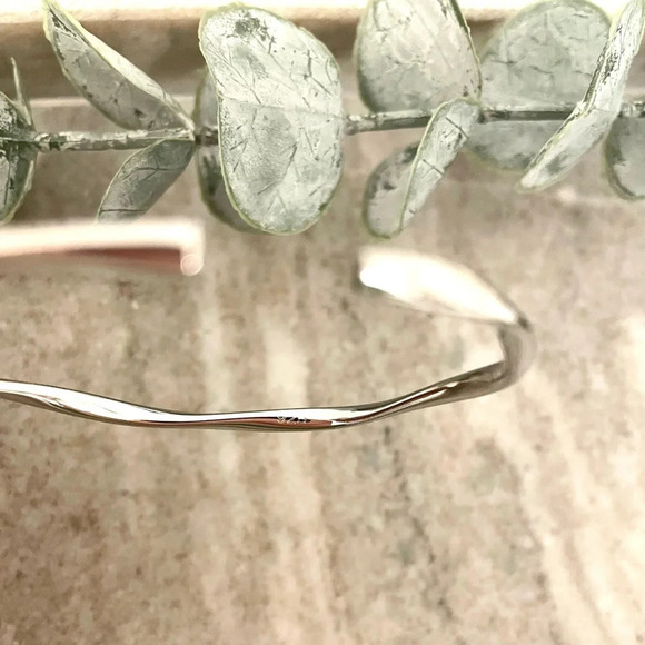 925 Sterling Silver Thin Bangle Bracelet Silver Cuff Bracelet Modern Bracelet - Picture 4 of 4